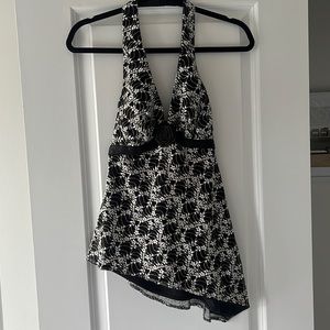 Cachet small halter top 
Black and white